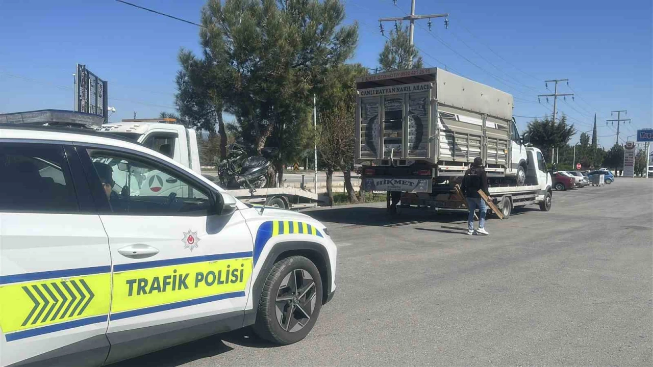 Eski plakasını kamyonetine taktı, 140 bin lira cezadan kaçamadı