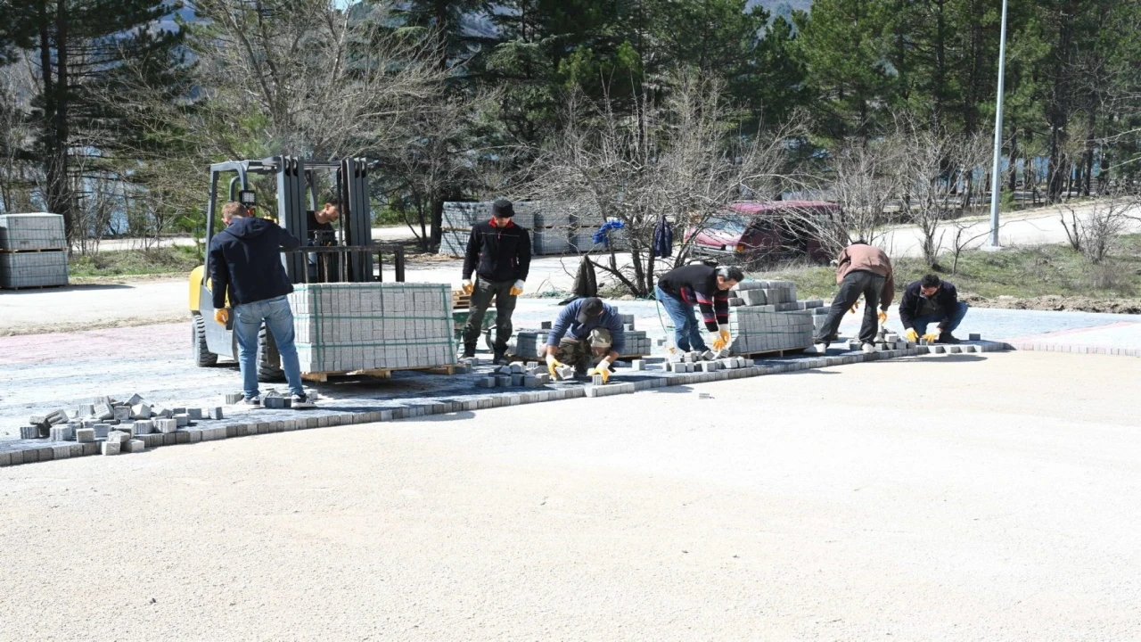 Gölcük Tabiat Parkı yeni yüzüyle yaza hazırlanıyor