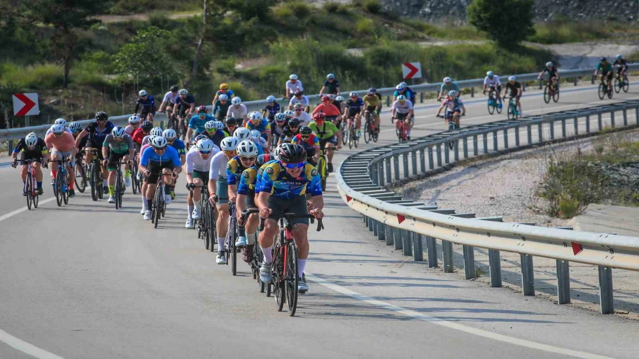 Gran Fondo Antalyada madalyalar sahiplerini buldu
