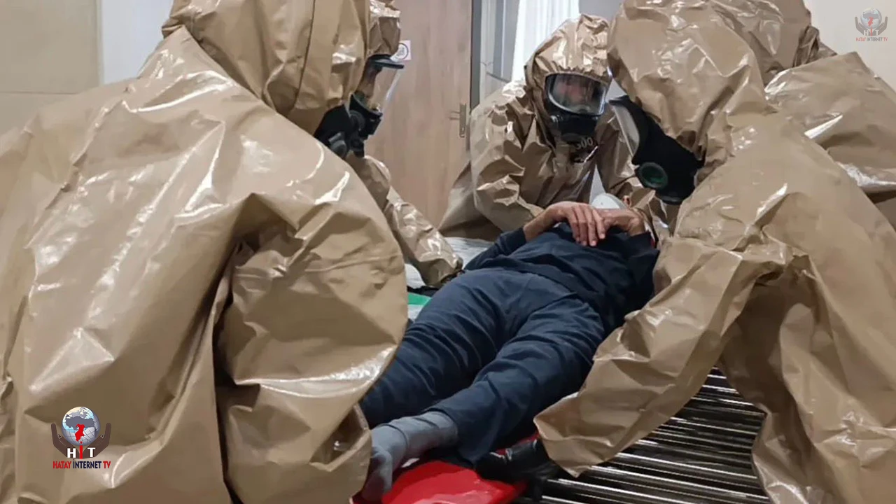 HATAY EĞİTİM VE ARAŞTIRMA HASTANESİ’NDE KBRN TATBİKATI GERÇEKLEŞTİRİLDİ