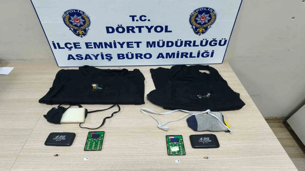 Hatayda ehliyet sınavına kopya düzeneği ile giren iki kardeş yakalandı