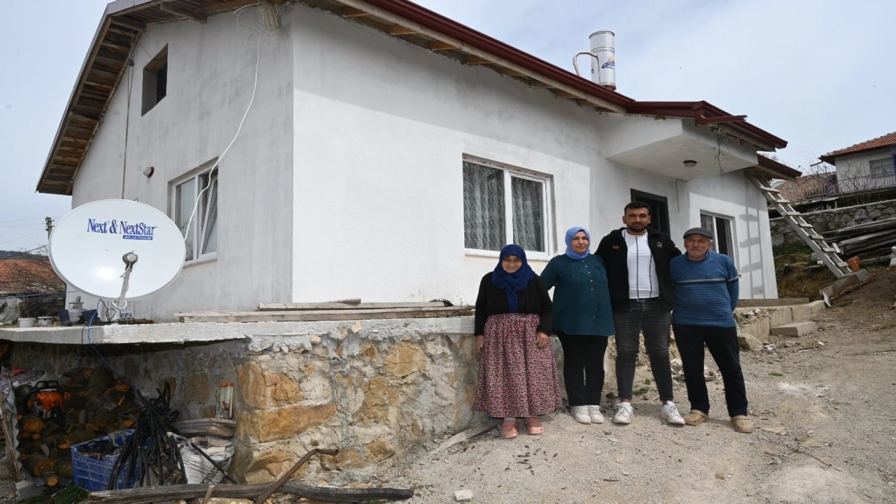 Isparta Belediyesinden evi yanan aileye yeni ev