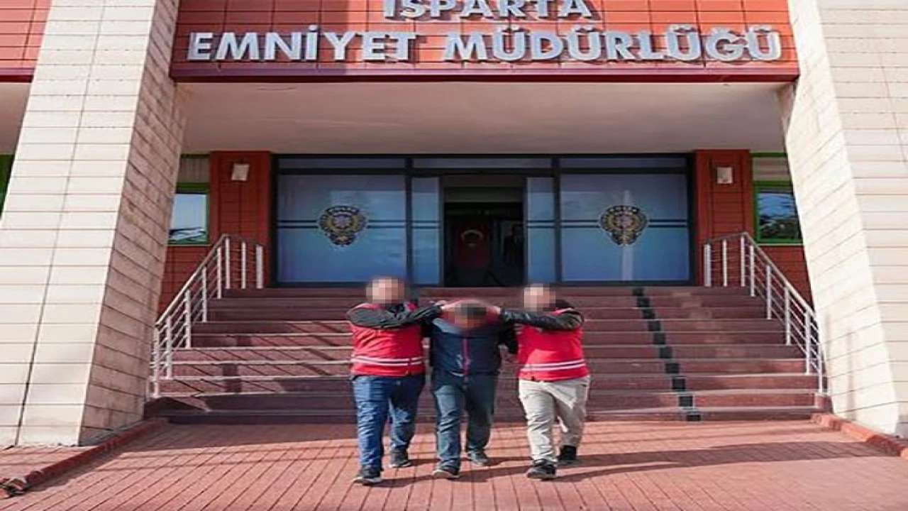 Ispartada 21 yıl 3 ay hapis cezası bulunan hükümlü yakalandı