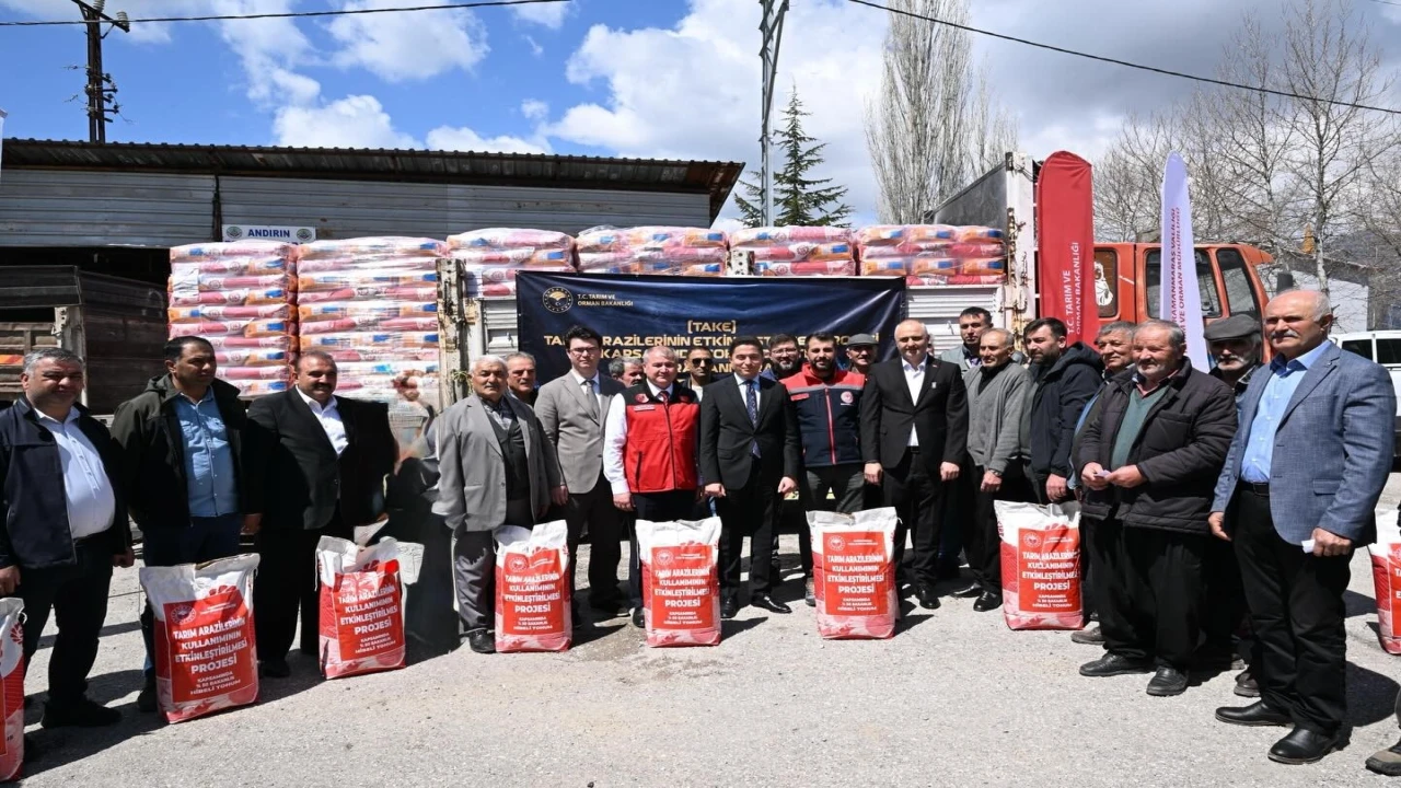 Kahramanmaraşta 320 üreticiye 6 bin kilogram ayçiçeği tohumu dağıtıldı