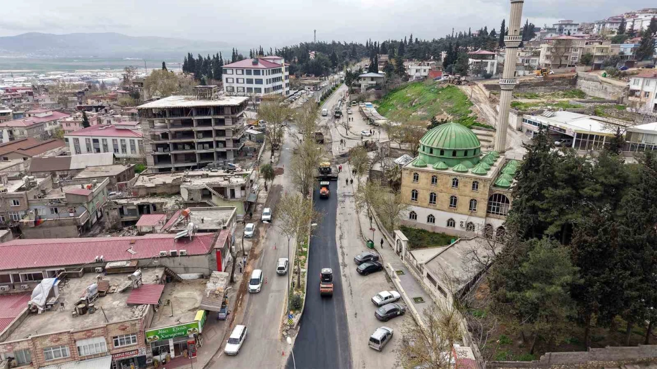 Kahramanmaraşta asfalt çalışmaları sürüyor