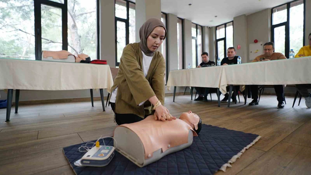 Kahramanmaraşta belediye personellerine ilk yardım eğitimi