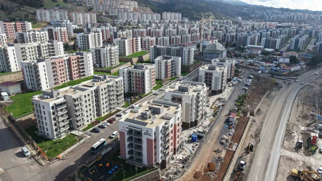 Kahramanmaraşta depremzedeler Doğukentteki yuvalarına taşınıyor