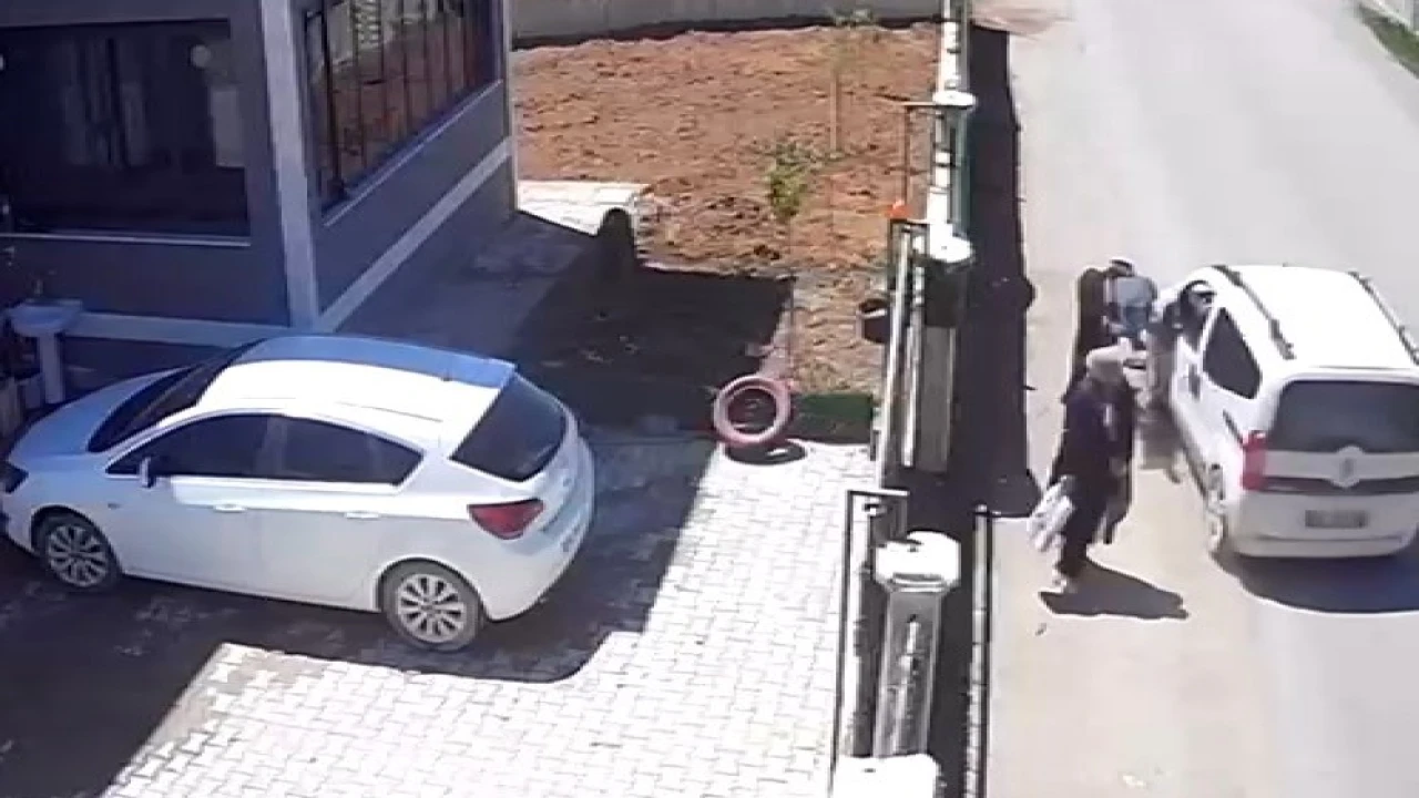 Kahramanmaraşta hafif ticari aracın çarptığı kadın yaralandı