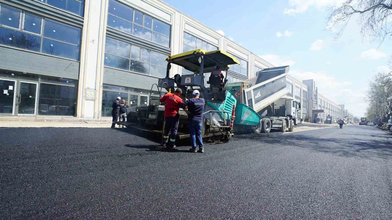 Kahramanmaraşta yapımı tamamlanan Toptancılar Sitesi yoluna asfalt