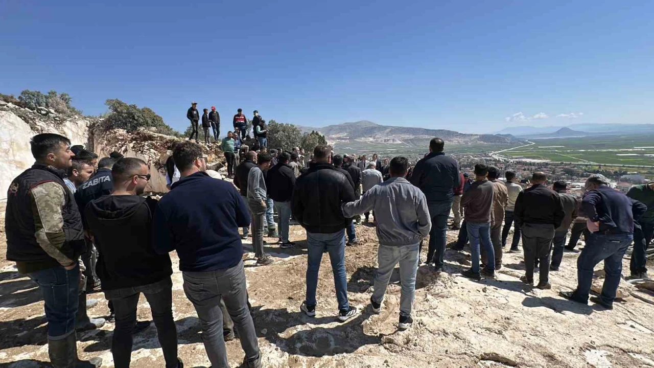 Karamanlıda vatandaşlar mermer ocağına karşı ayaklandı