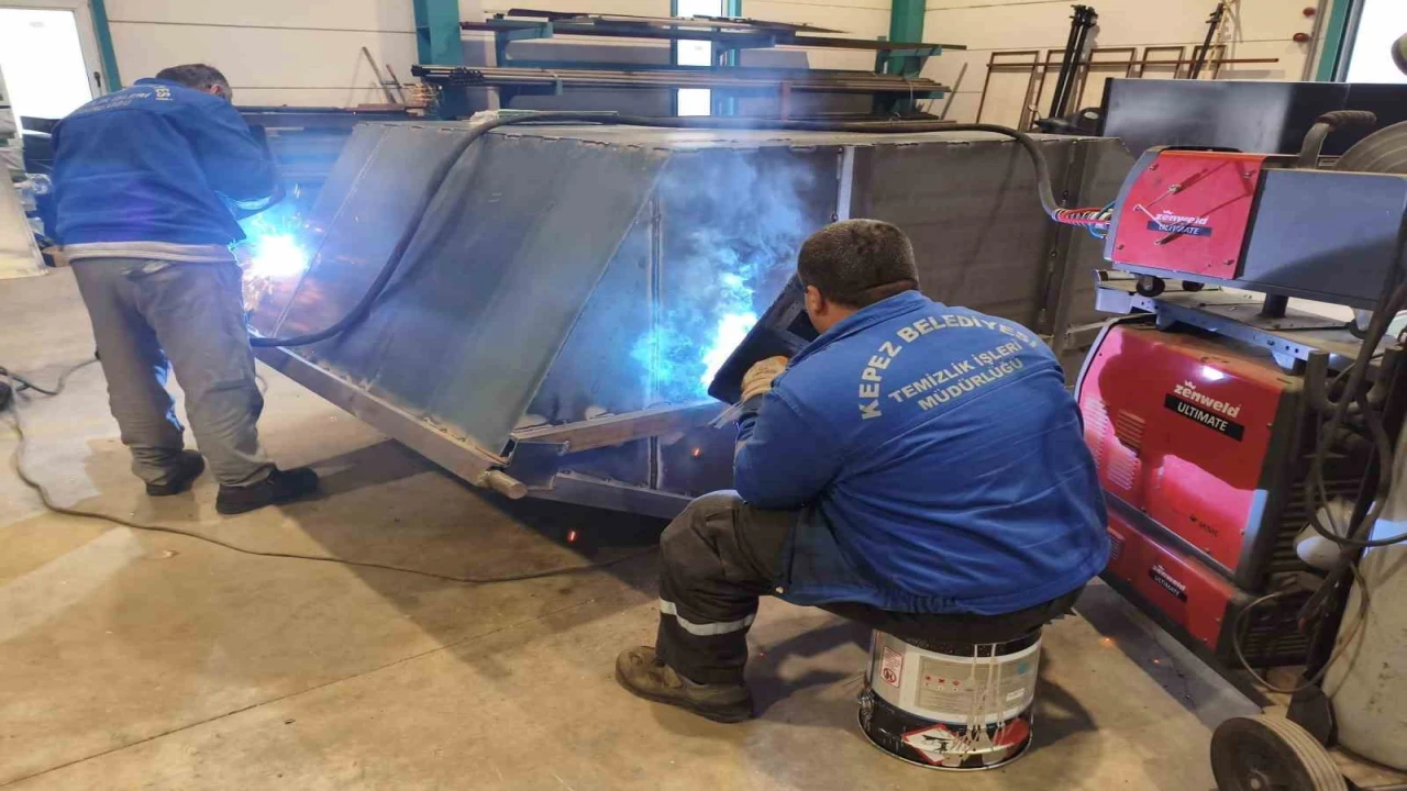 Kepez Belediyesinde Kurban Bayramı öncesi çöp konteyneri seferberliği