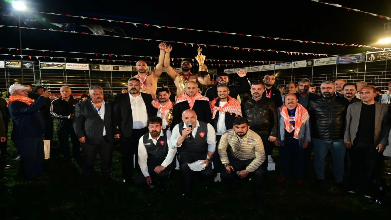 Kepezde 12 yıl sonra er meydanı kuruldu: 984 pehlivan kıyasıya mücadele etti