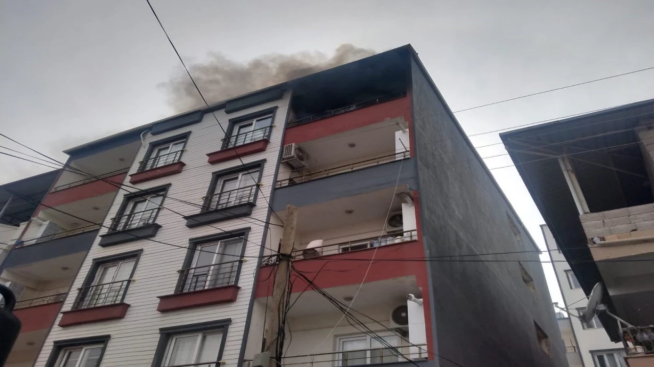 Kırıkhanda apartman dairesi alevlere teslim oldu