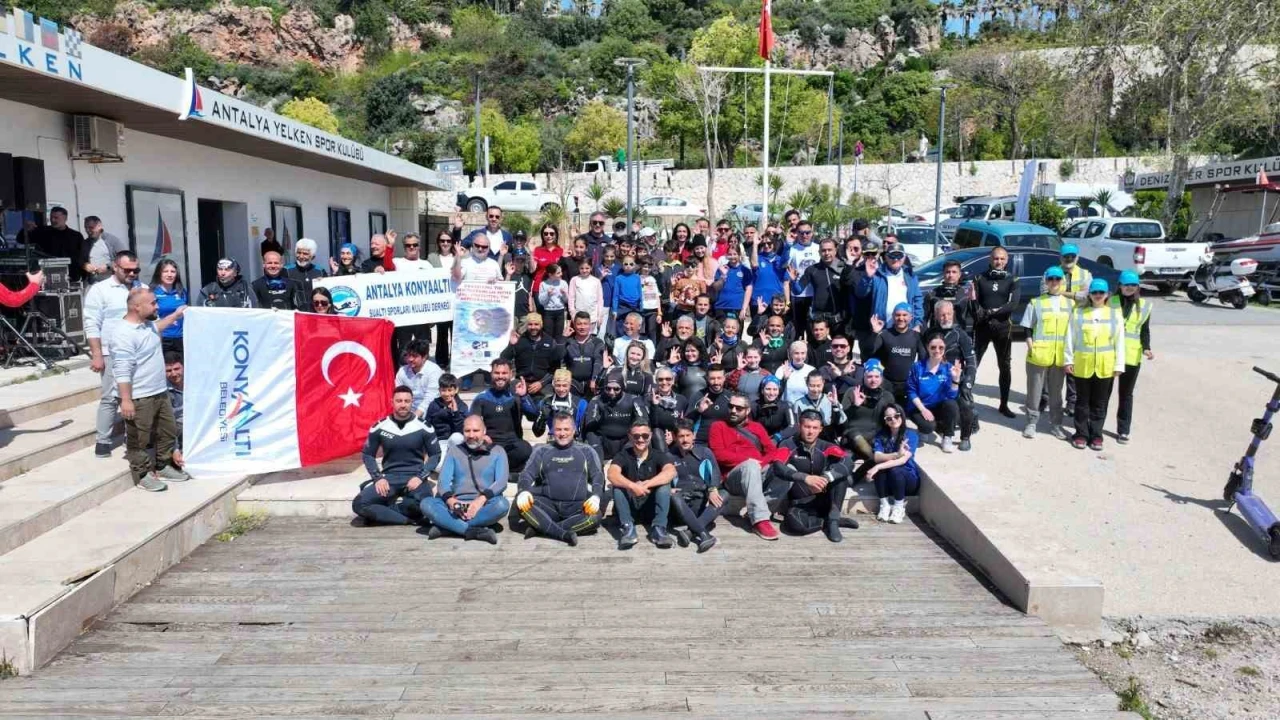 Konyaaltı Sahilinde deniz dibi ve kıyı temizliği yapıldı