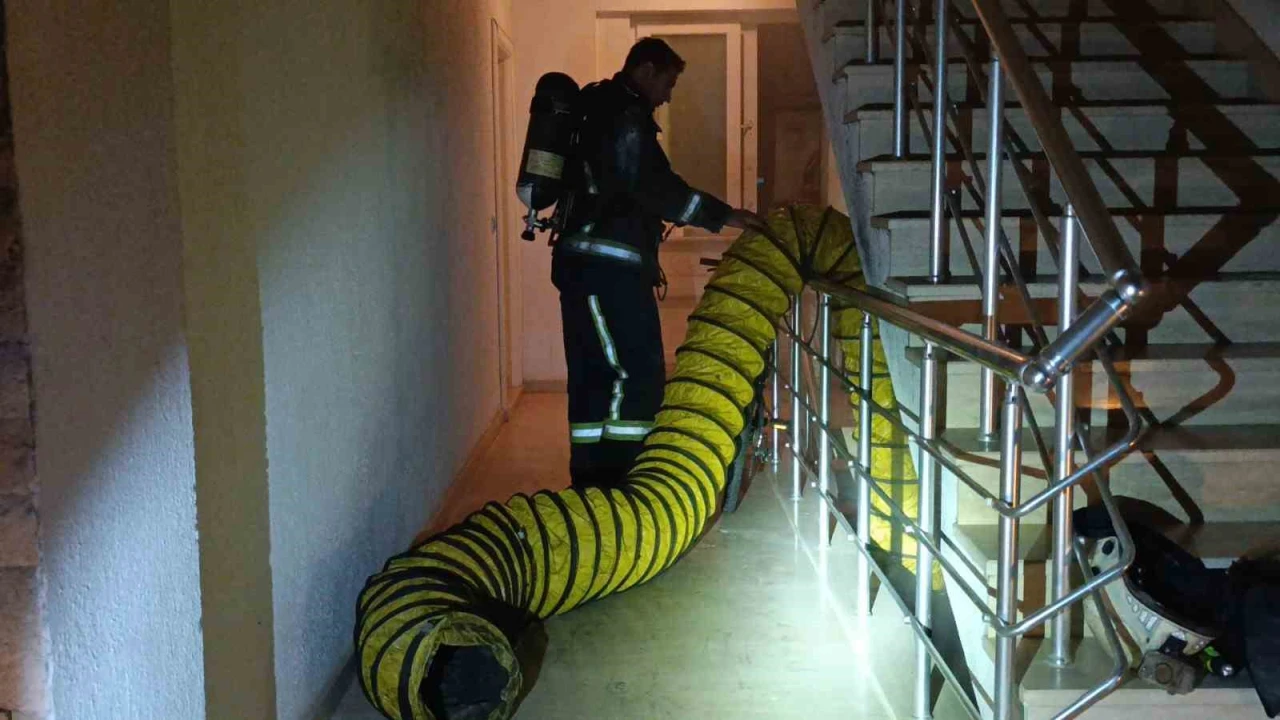 Manavgatta site içerisinde çıkan depo yangını korkuttu