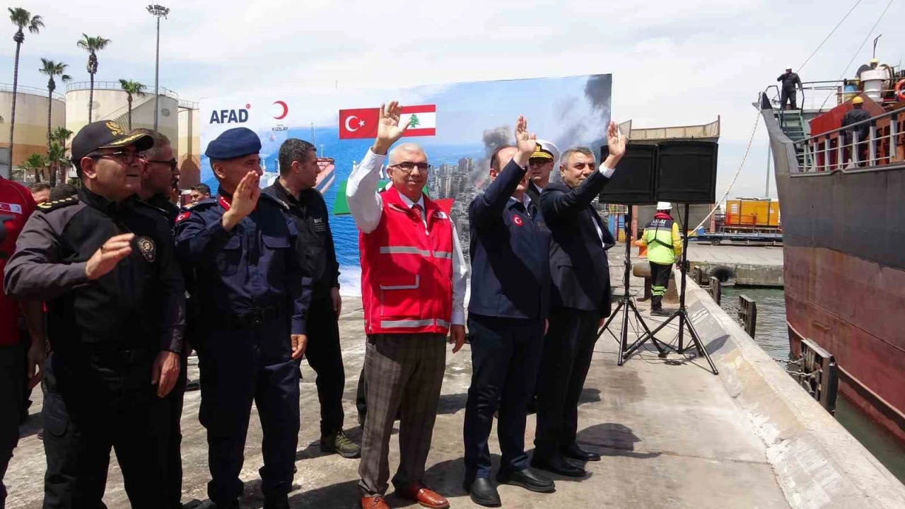 Mersin Limanından Lübnana 730 tonluk insani yardım yola çıktı