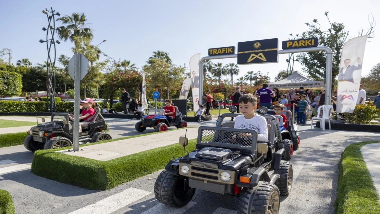 Mersinde 23 Nisan coşkusu bilimden doğaya taştı