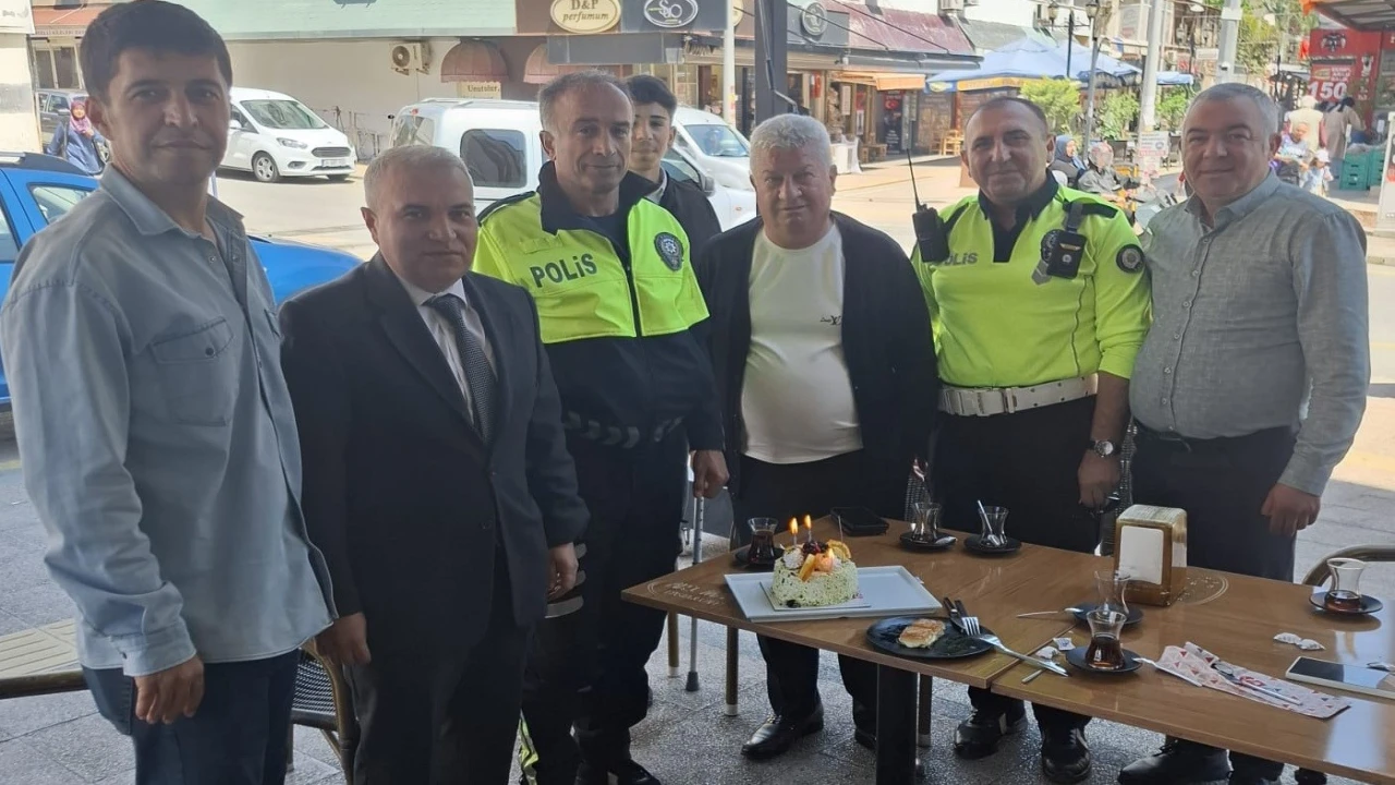 Mersinde 28 yıllık polis memuru telsizden veda etti