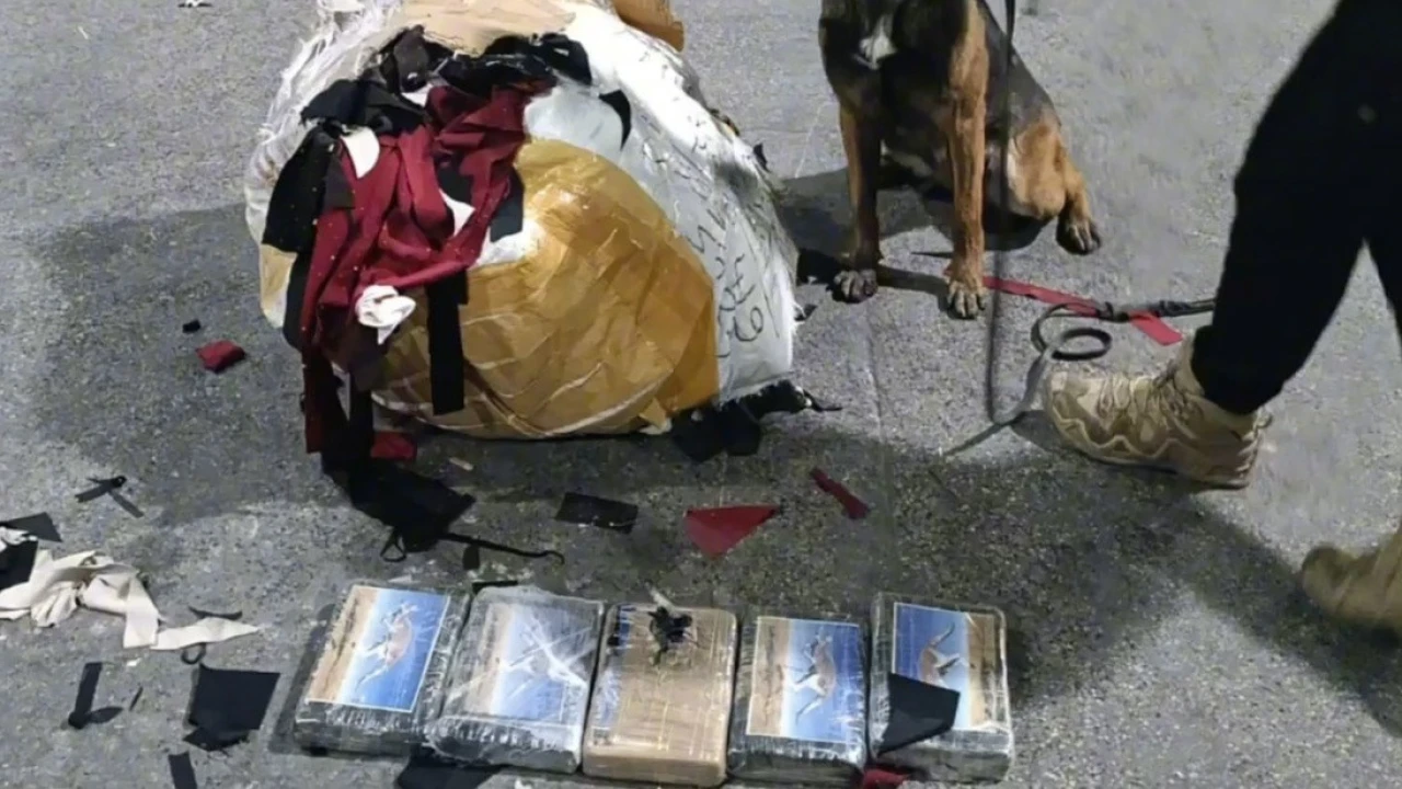 Mersinde bir işyerinde 5 kilo 872 gram kokain ele geçirildi