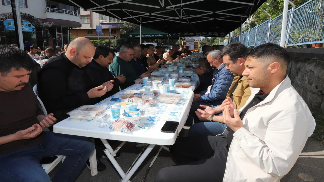 Mersinde hayatını kaybeden itfaiyeci Çelikkaya yıl dönümünde anıldı