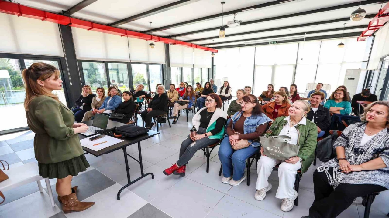 Mersinde sosyal yaşama katkı sağlayan kurslar yoğun ilgi görüyor