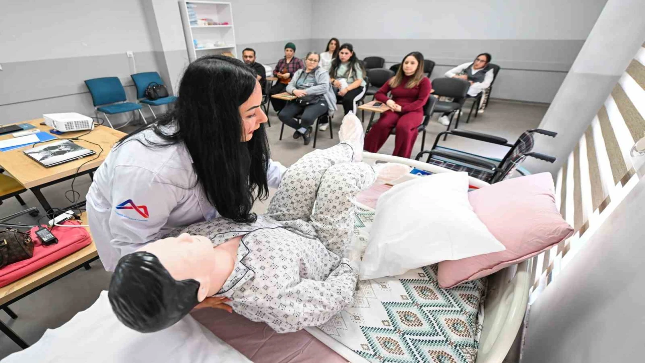 Mersinde ücretsiz kurslar istihdamın yolunu açıyor