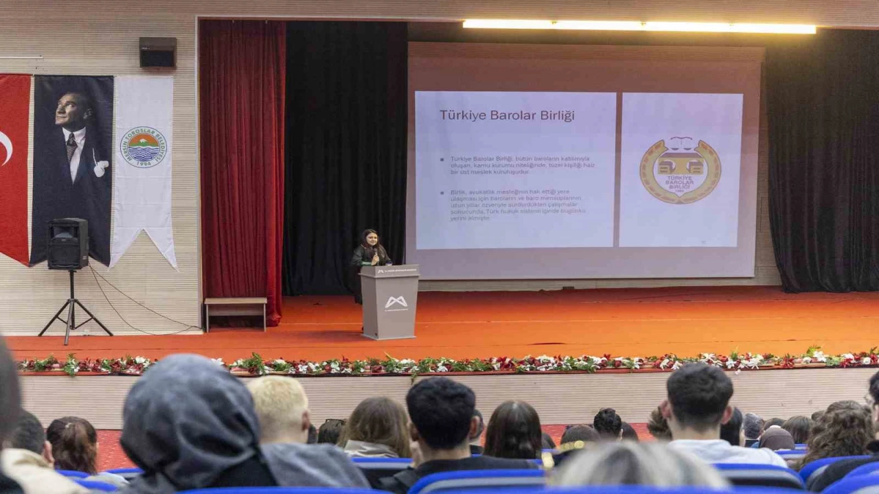 Mersinde üniversite adaylarına meslek tanıtım semineri