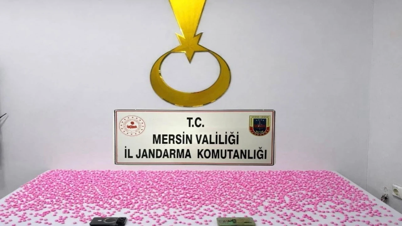 Mersinde uyuşturucu haplarla yakalanan 2 şüpheli tutuklandı