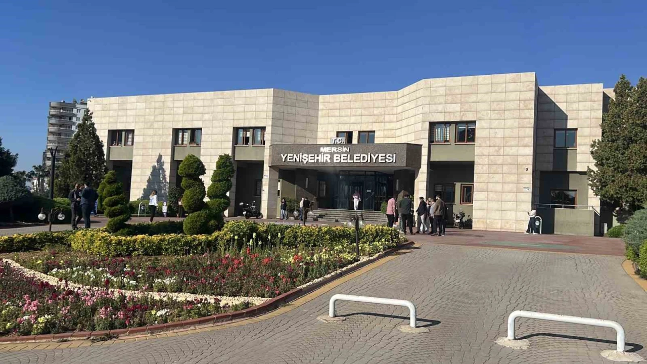 Mersinin Yenişehir Belediyesine yolsuzluk operasyonu: 30 gözaltı kararı