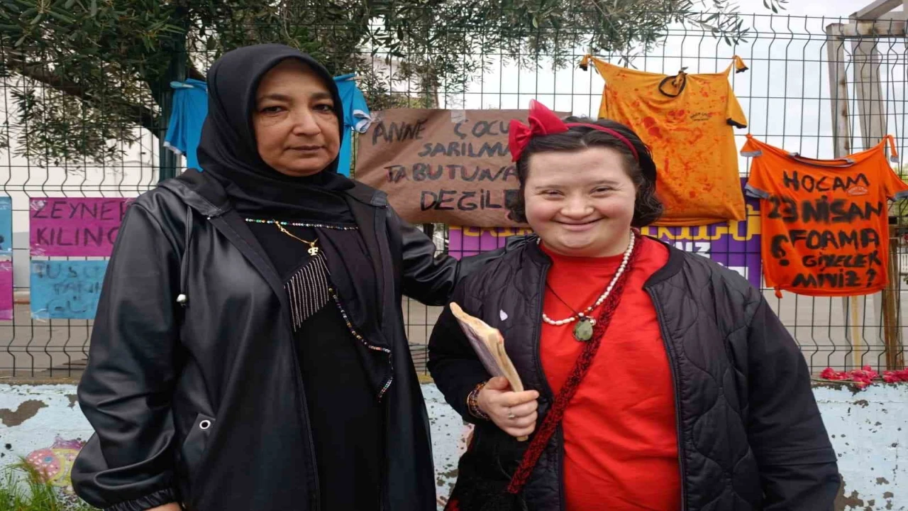 Öğretmen Ayla Karanın yakınları okulda dua etti