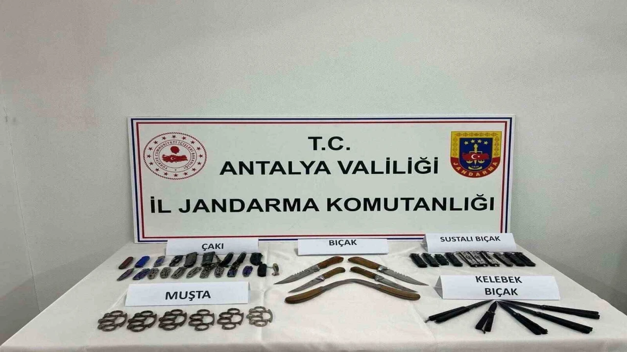 Okul çevrelerinde tehlikeli satışa jandarma müdahalesi