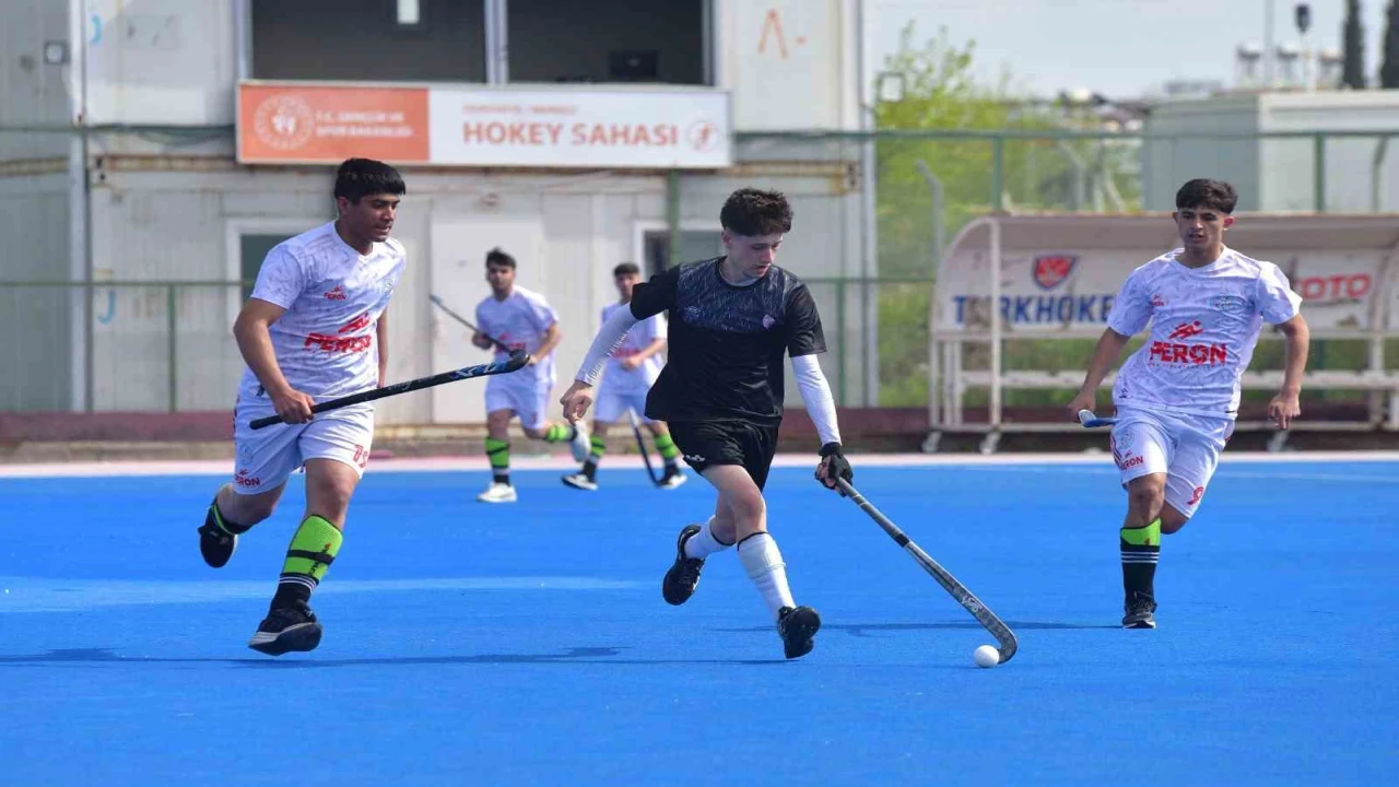 Okul sporları hokey grup müsabakaları Osmaniyede başladı