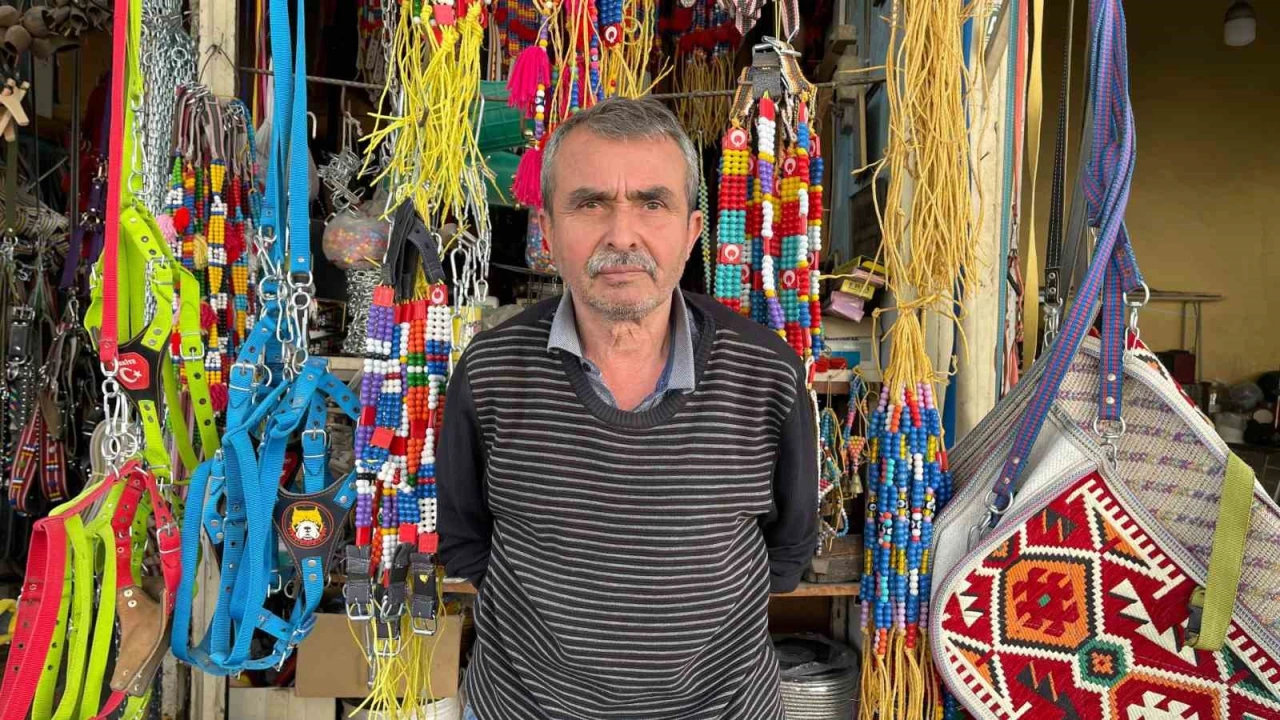 Osmaniyede 48 yıllık saraç ustası mesleğini köpek tasmasıyla yaşatıyor