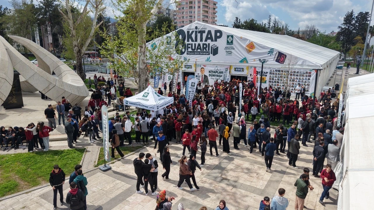 Osmaniyede 8. Kitap Fuarı yoğun ilgiyle açıldı
