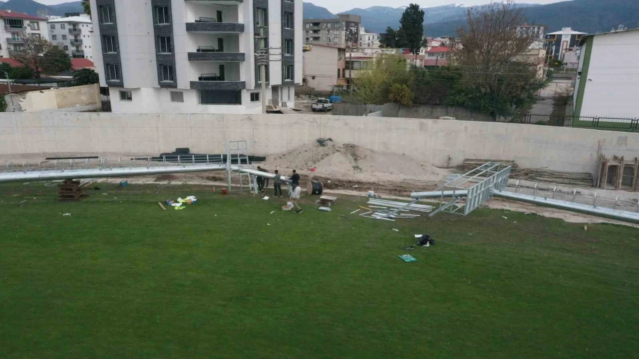Osmaniyede deprem sonrası yeniden inşa: 7 Ocak stadyumu %35 seviyesinde