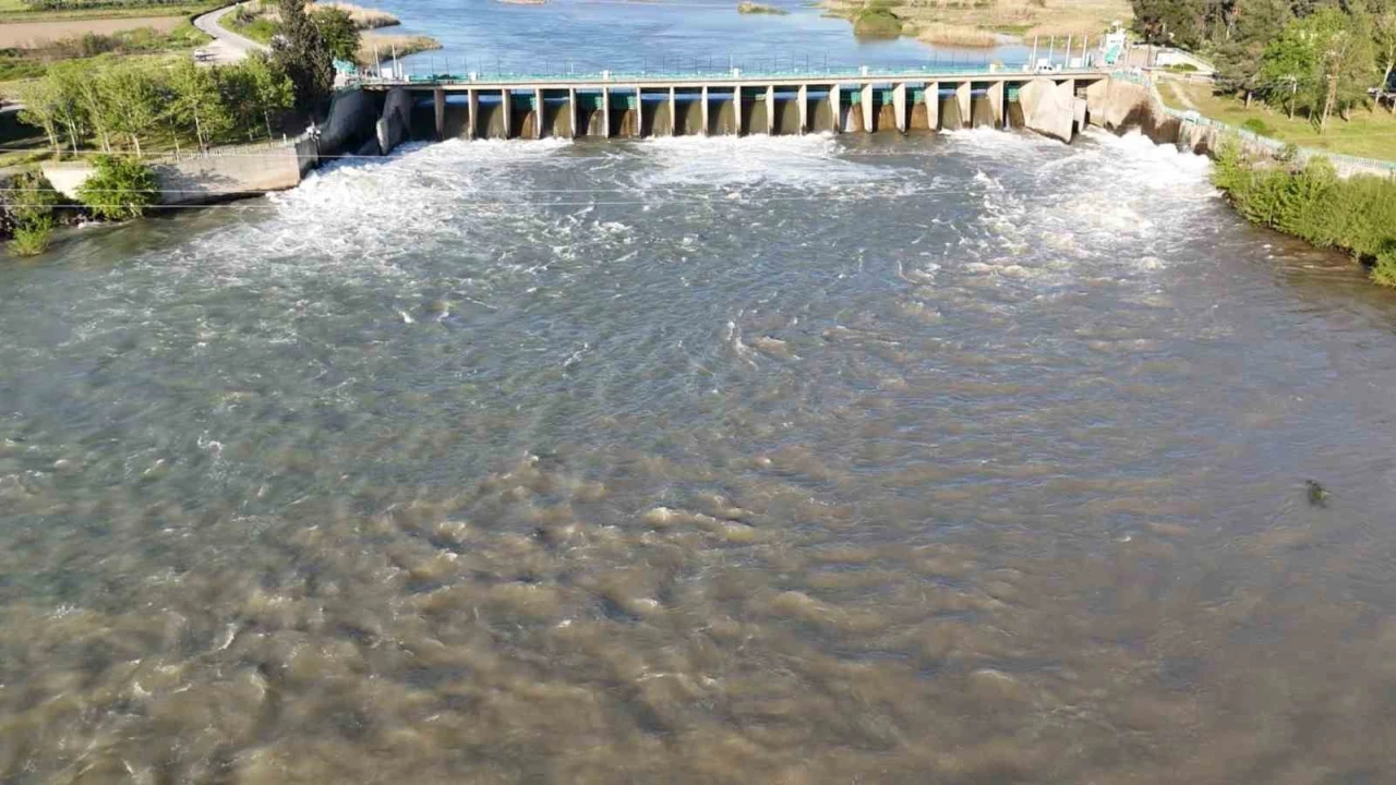 Osmaniyede yağış bereketi: Dereler doldu, yüzler güldü