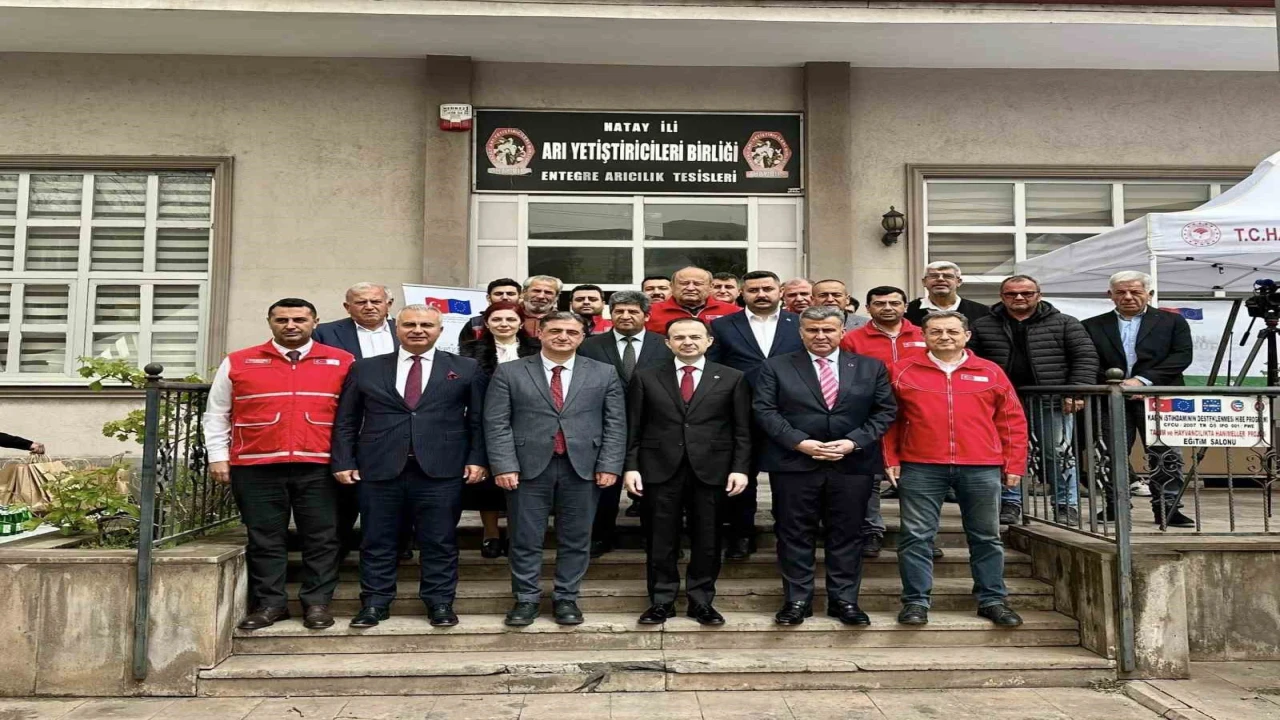 Payasta arıcılara malzeme desteği sağlandı