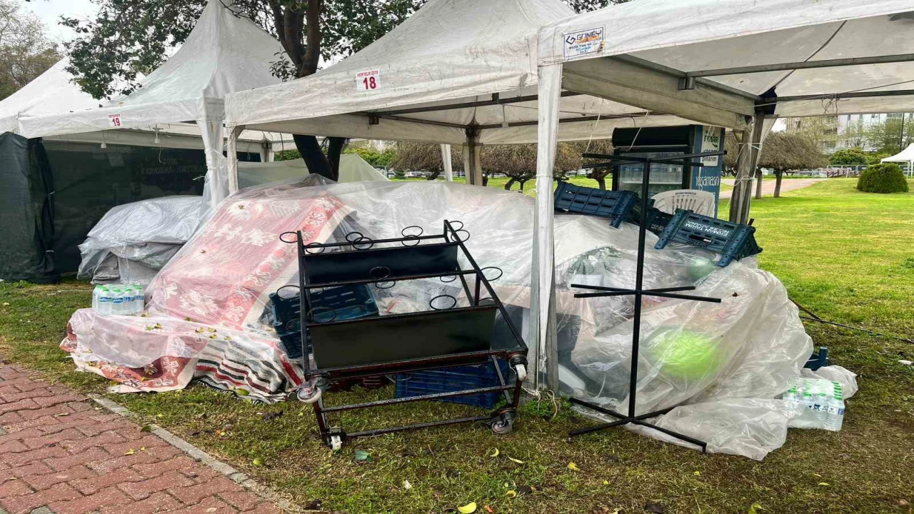 Portakal Çiçeği Karnavalına yağmur engeli