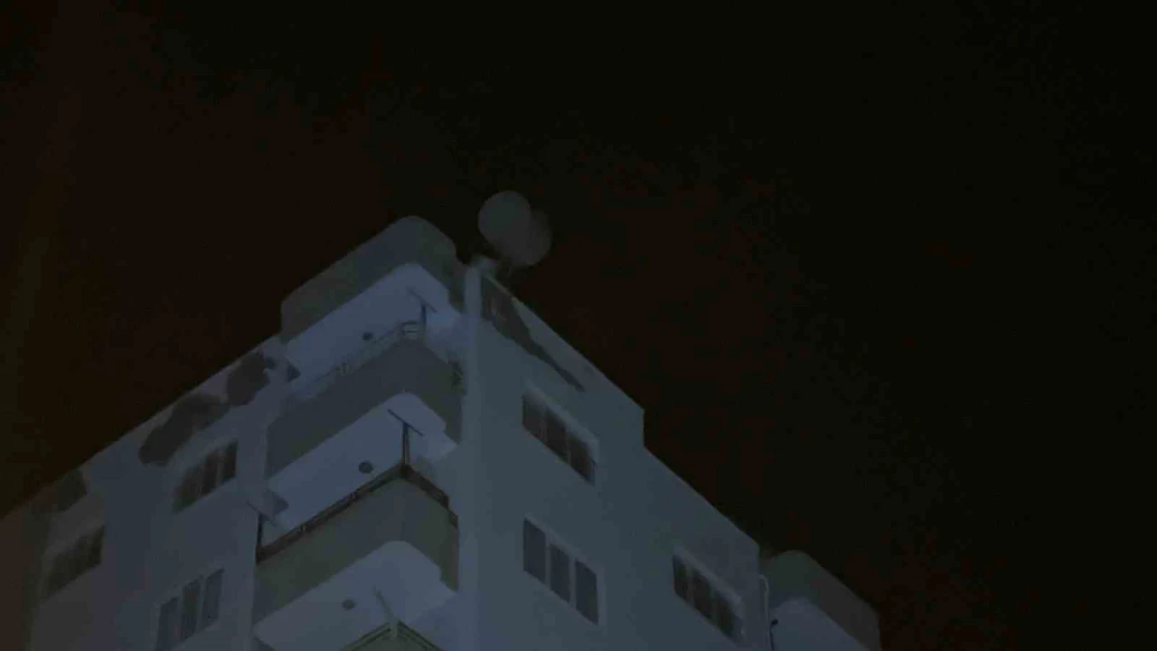 Şiddetli fırtına Osmaniyeyi vurdu: Güneş enerjileri yerinden söktü