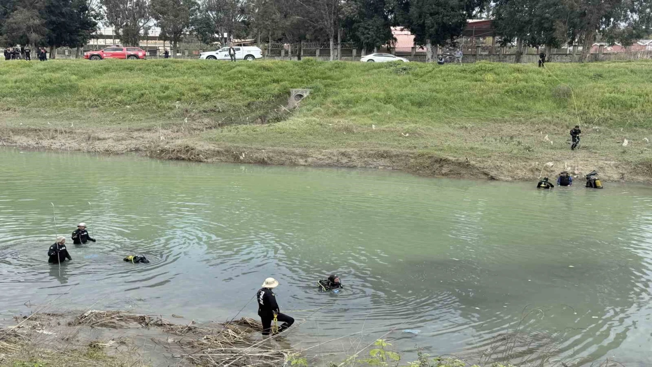 Tarsusta ırmakta kaybolan genci arama çalışmaları sürüyor