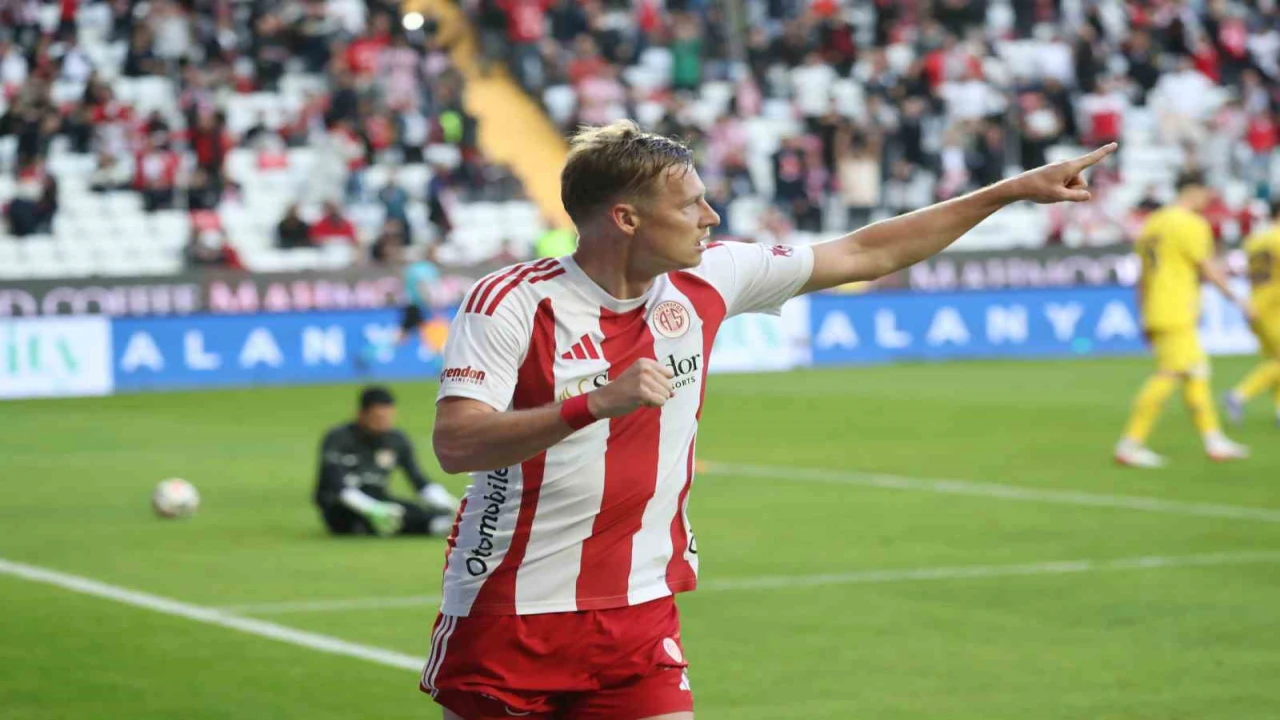 Trendyol Süper Lig: Antalyaspor: 3 - Eyüpspor: 0 (Maç sonucu)