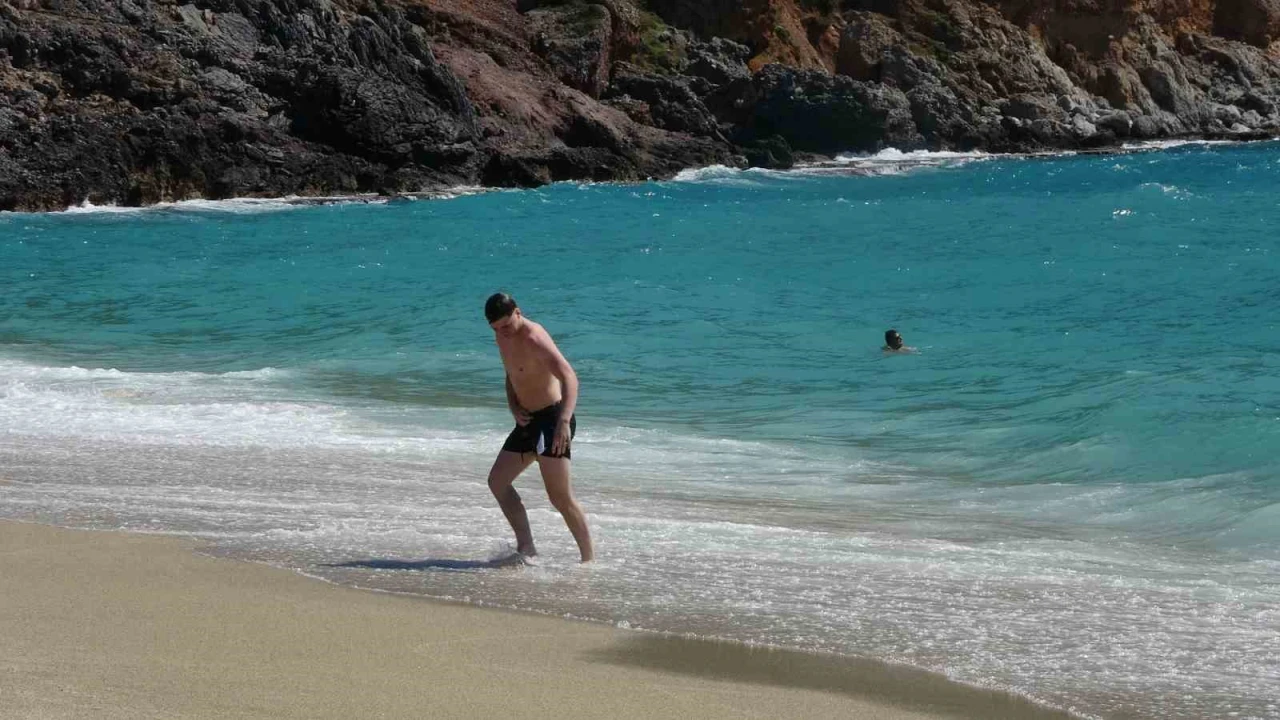 Türkiyede kış Antalyada yaz