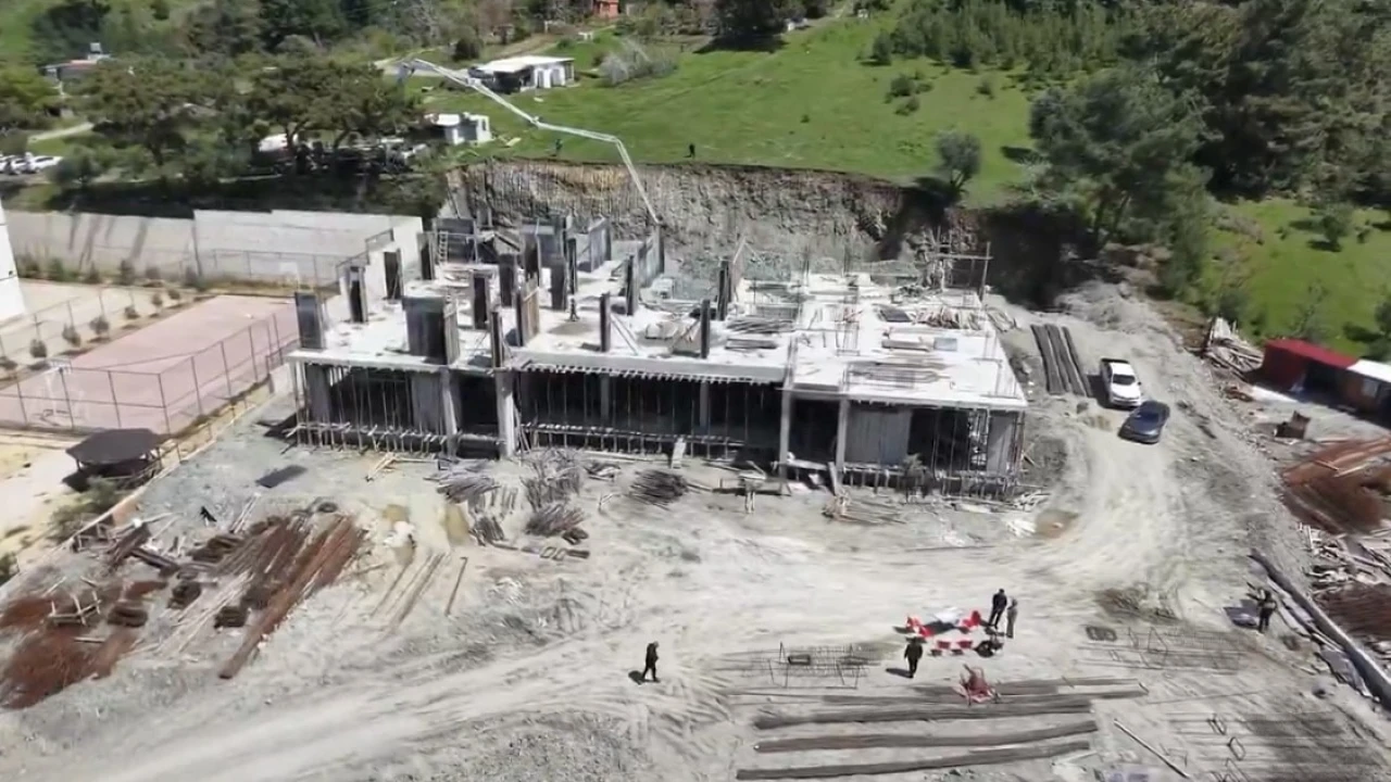 Vali Masatlı Belende okul inşaatını inceledi