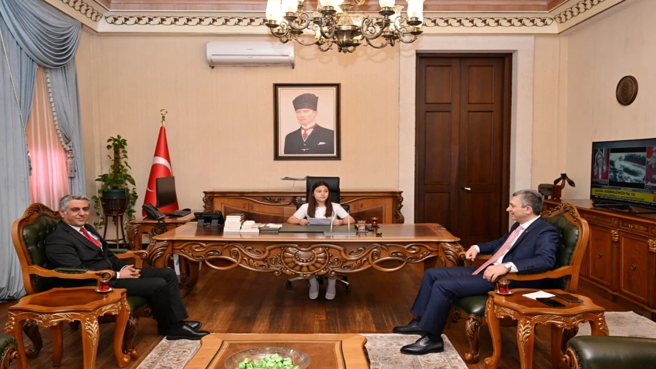 Valilik makamını temsili devralan Nazenin: Savaşların değil oyunların konuşulduğu bir gelecek için barış çağrımızı yineliyoruz