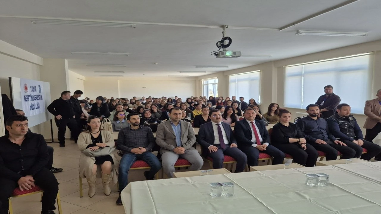 Yalvaçta bağımlılıkla mücadele panelinde toplumsal farkındalık mesajı verildi