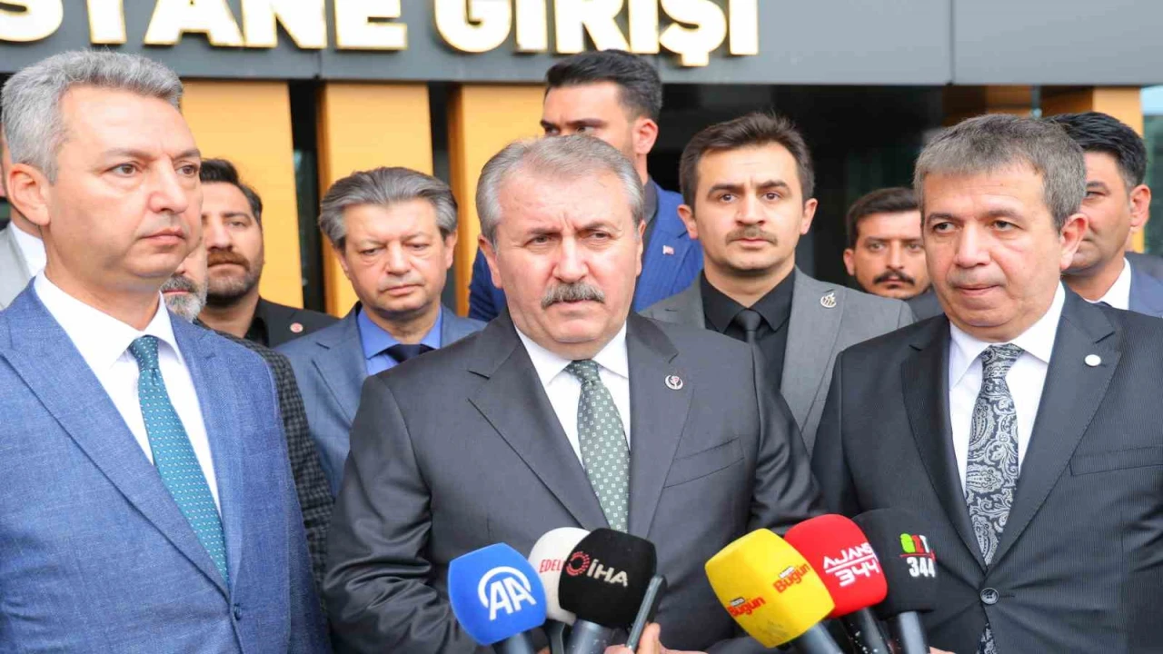 Yaralı öğrencileri ziyaret eden BBP lideri Desticiden aile vurgusu