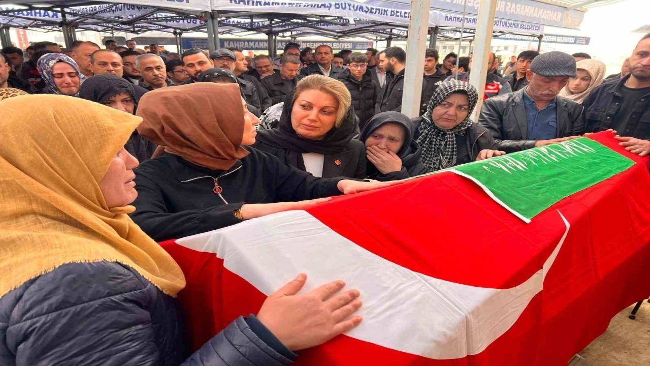 11 yaşındaki Alminanın son yolculuğunda annenin ağıtları yürek yaktı