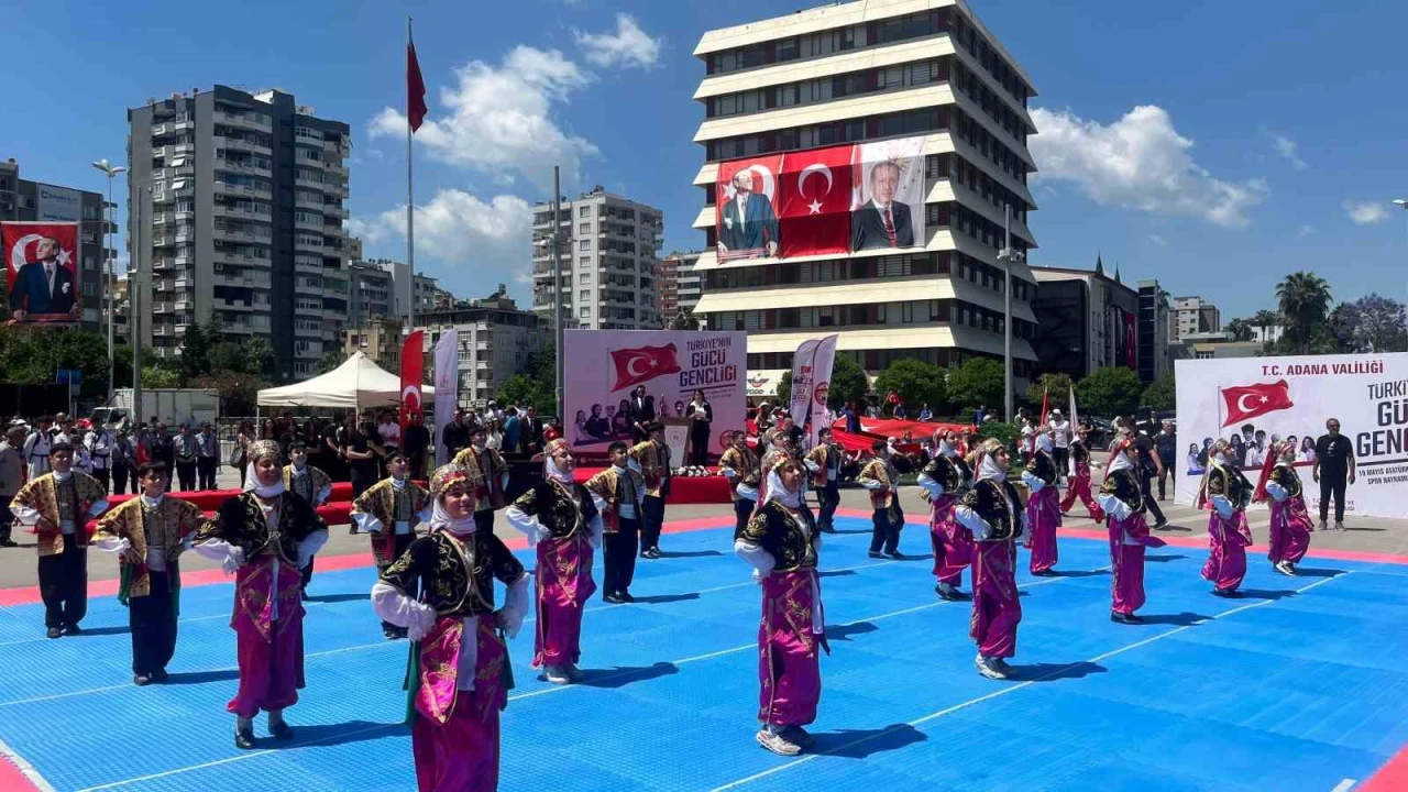 Adanada 19 Mayıs Gençlik ve Spor Bayramı kutlandı