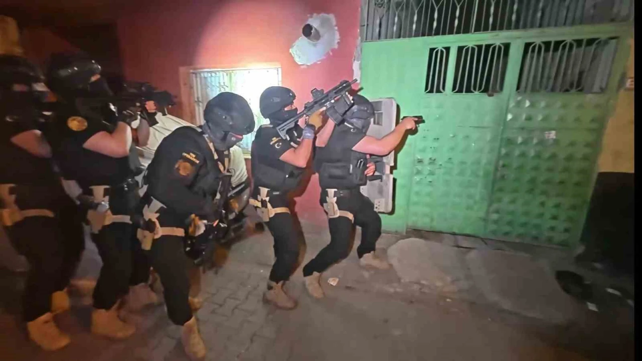 Adanada DEAŞın uyuyan hücresine operasyon: 16 kişi yakalandı