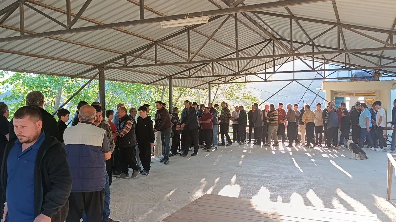 Adanada köylerde asırlık bayramlaşma geleneği